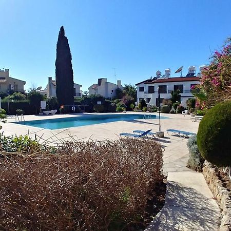 Appartamento 'Chez Antoine' Pool-View 5Min From Sea Paphos Esterno foto