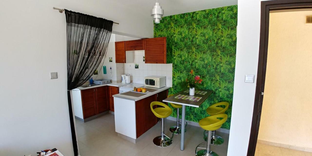 Appartamento 'Chez Antoine' Pool-View 5Min From Sea Paphos Esterno foto